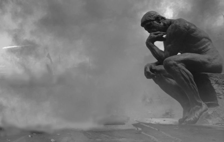 Sitzende Statue in durch Dünndarmfehlbesiedlung produzierte Gaswolke